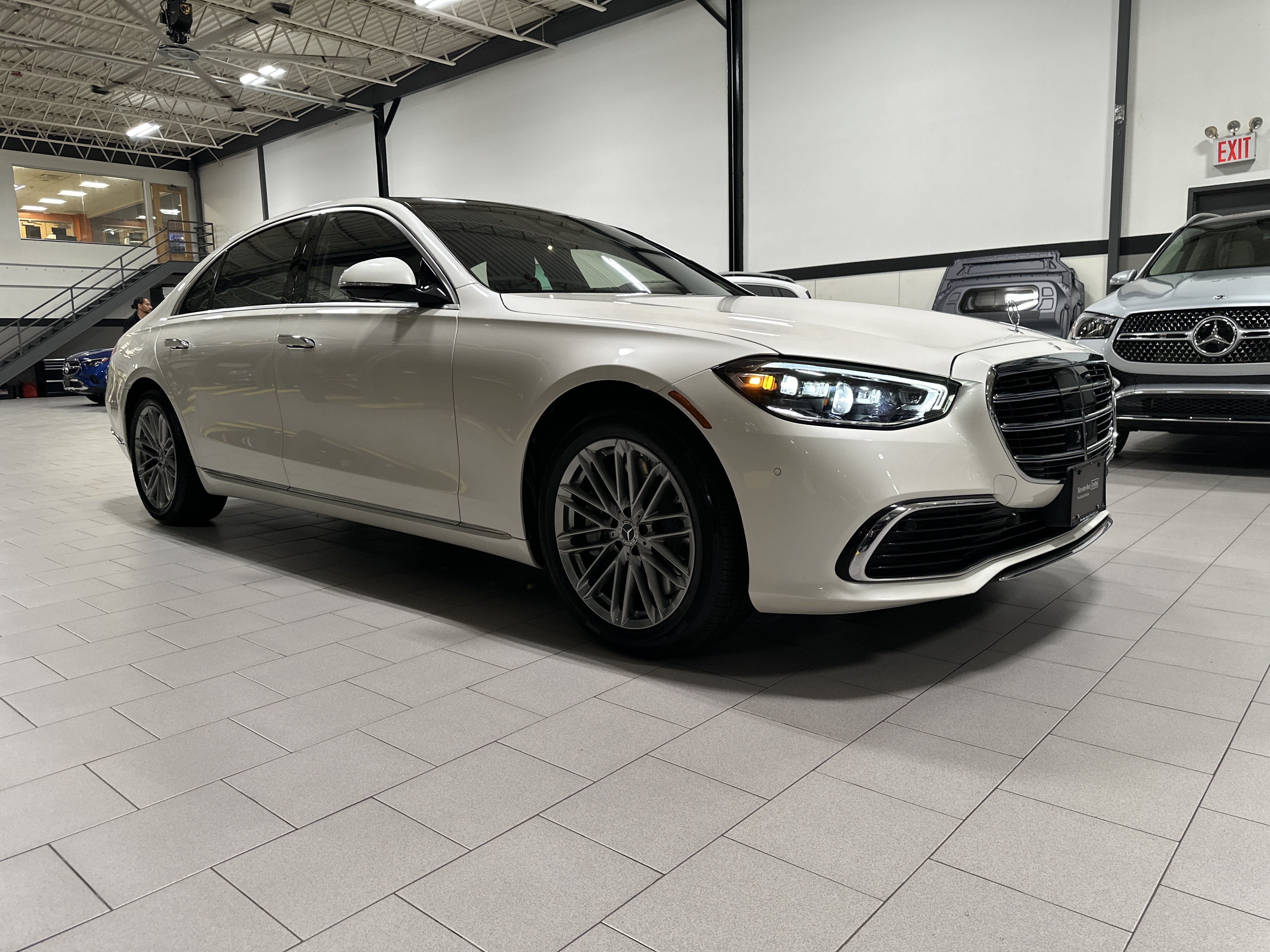 Certified Used 2023 MANUFAKTUR Diamond White Mercedes-Benz S 580 image 7
