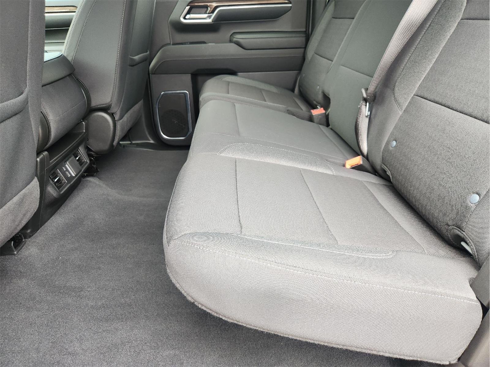 2024 Chevrolet Silverado 1500 photo 30 of 33