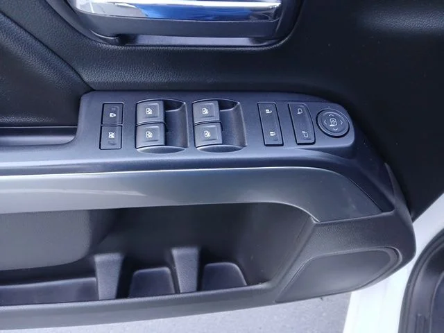 Used 2018 White Chevrolet LT image 18