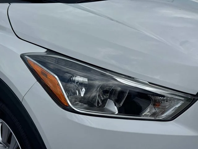 Used 2020 White Nissan S image 11
