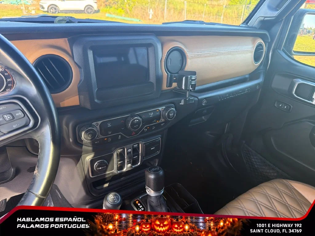 Used 2018  Jeep Sport S image 18