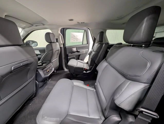 New 2027 Glacier Gray Metallic Tri-Coat Ford Active image 47
