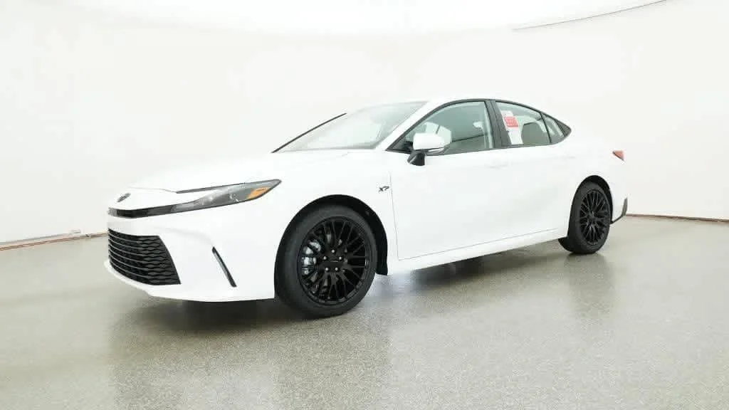 New 2026 Ice Cap Toyota LE image 17