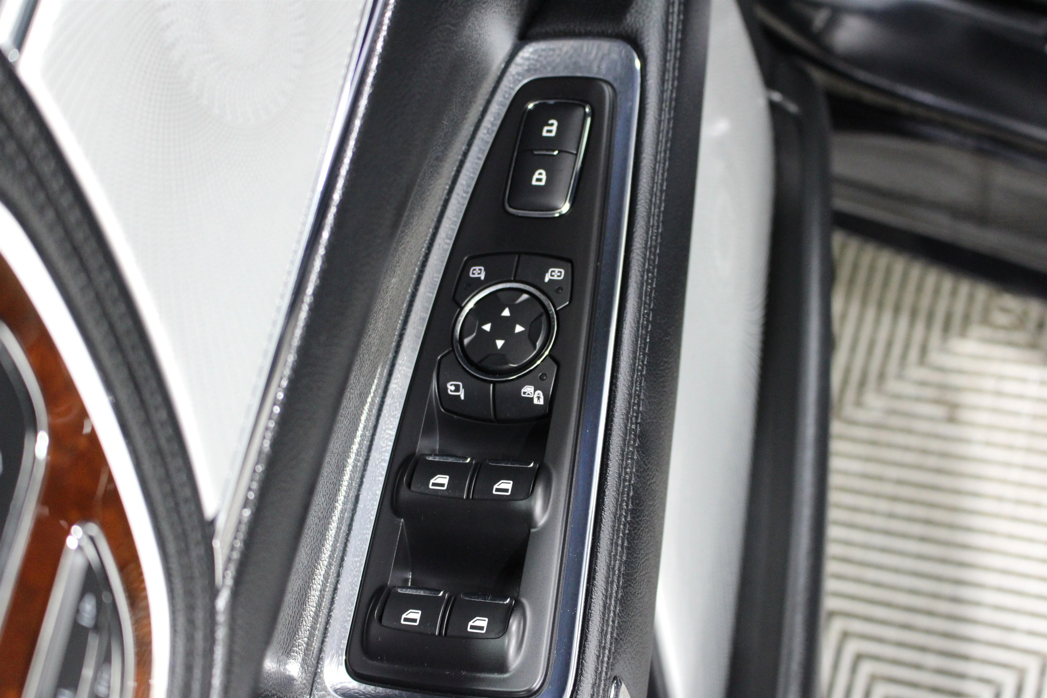 2018 Lincoln Continental Reserve - Photo 6