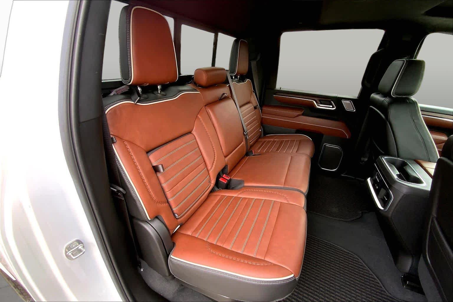 Used 2024 White Frost Tricoat GMC Denali Ultimate image 20