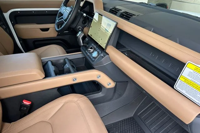 New 2026 Fuji White Land Rover X-Dynamic SE image 14