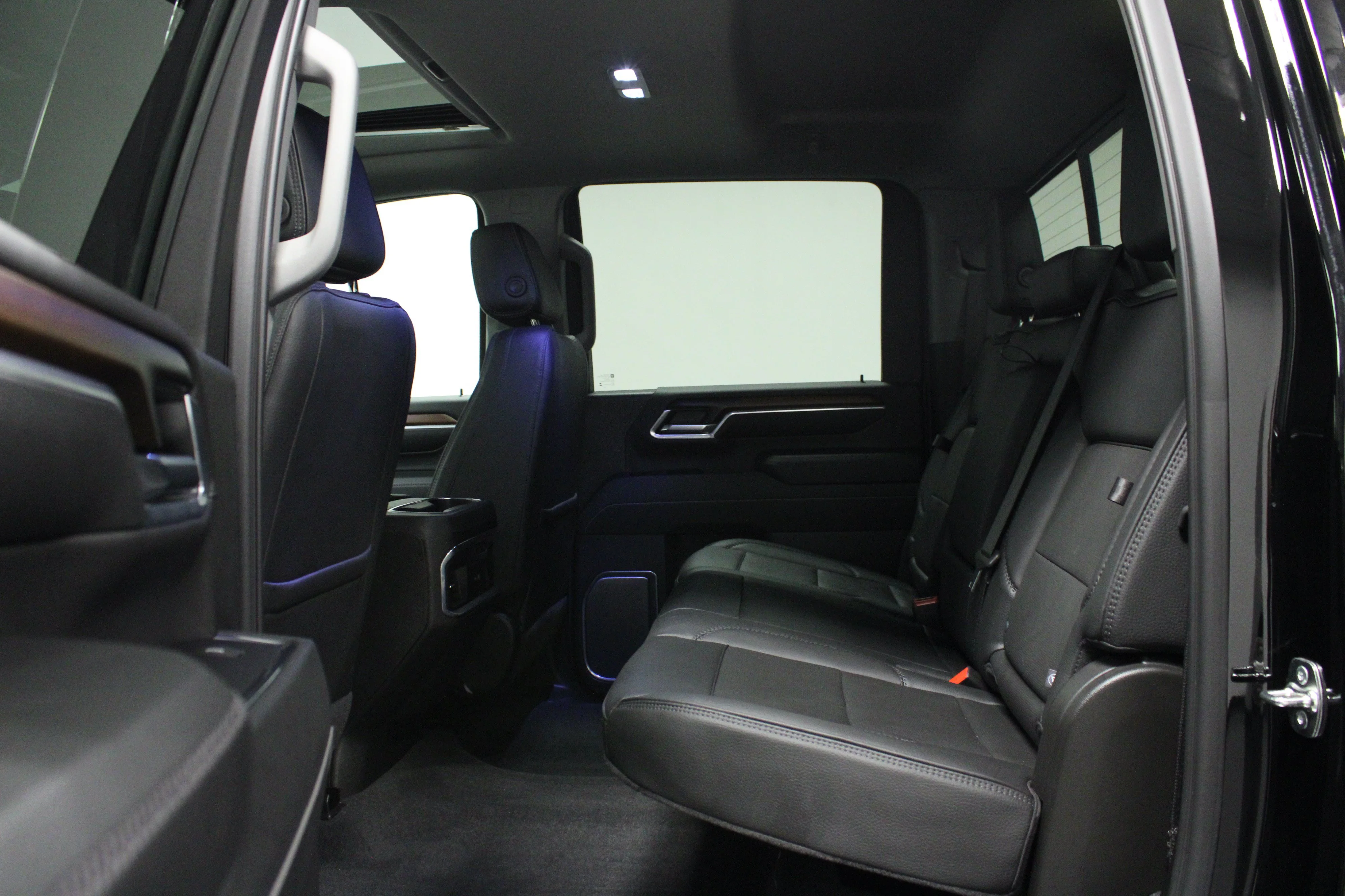 Used 2025 Black GMC Denali image 13