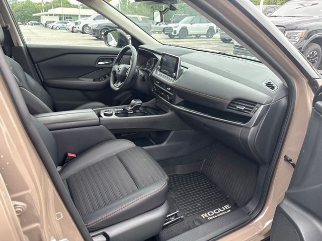 Used 2025 Beige/tan Nissan Rock Creek image 11