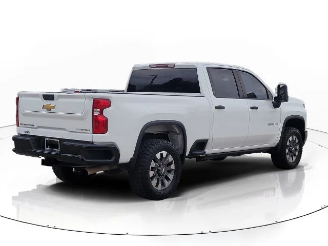 Used 2024 White Chevrolet Custom image 5