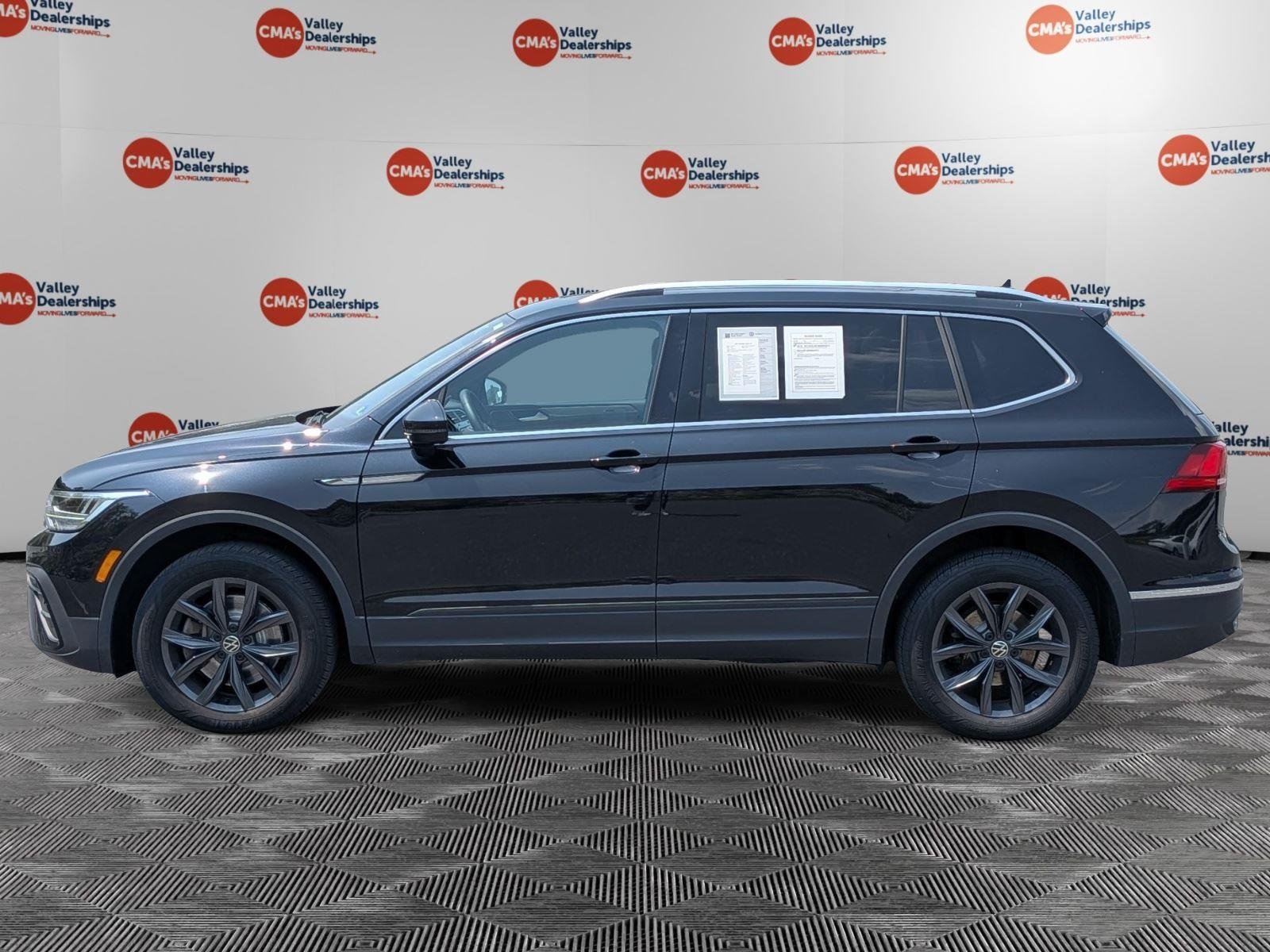 Used 2023 Deep Black Pearl Volkswagen SE image 8
