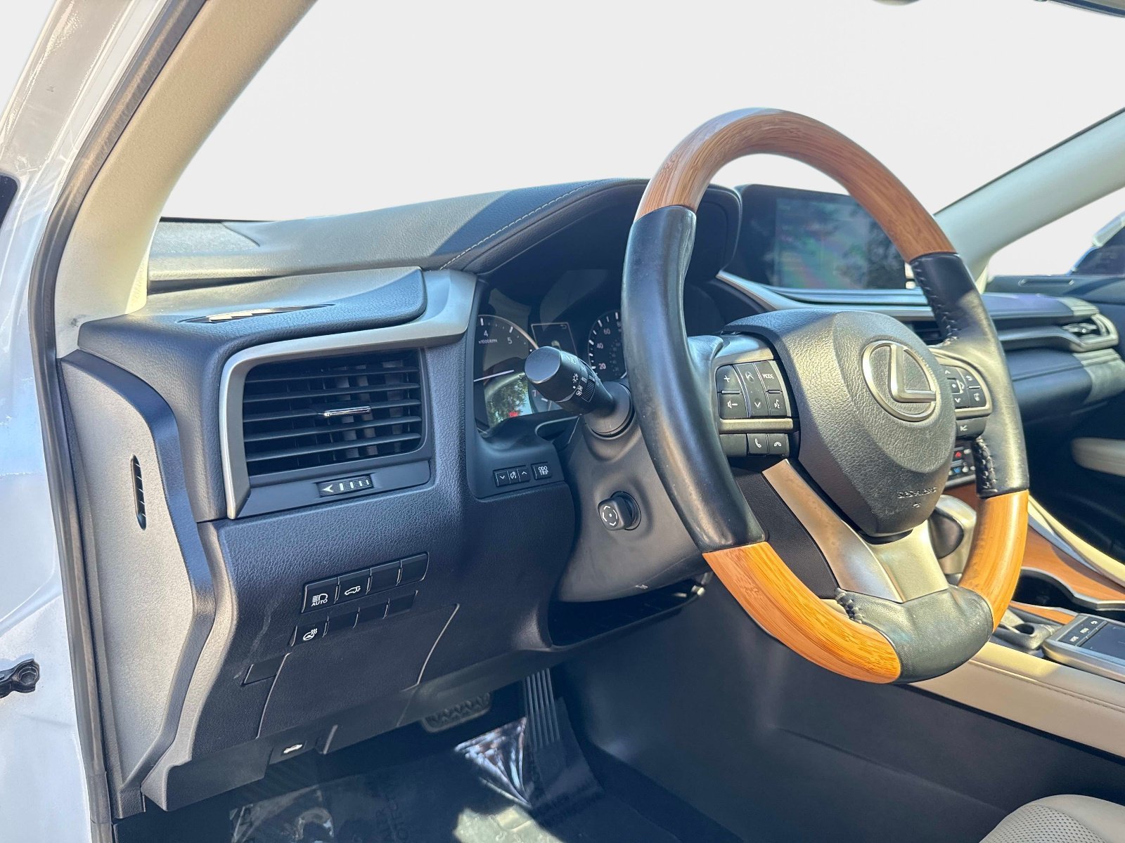 Used 2022 Eminent White Pearl Lexus RX 350 image 19