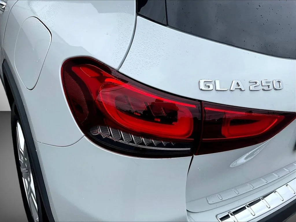 Used 2023  Mercedes-Benz GLA 250 image 24