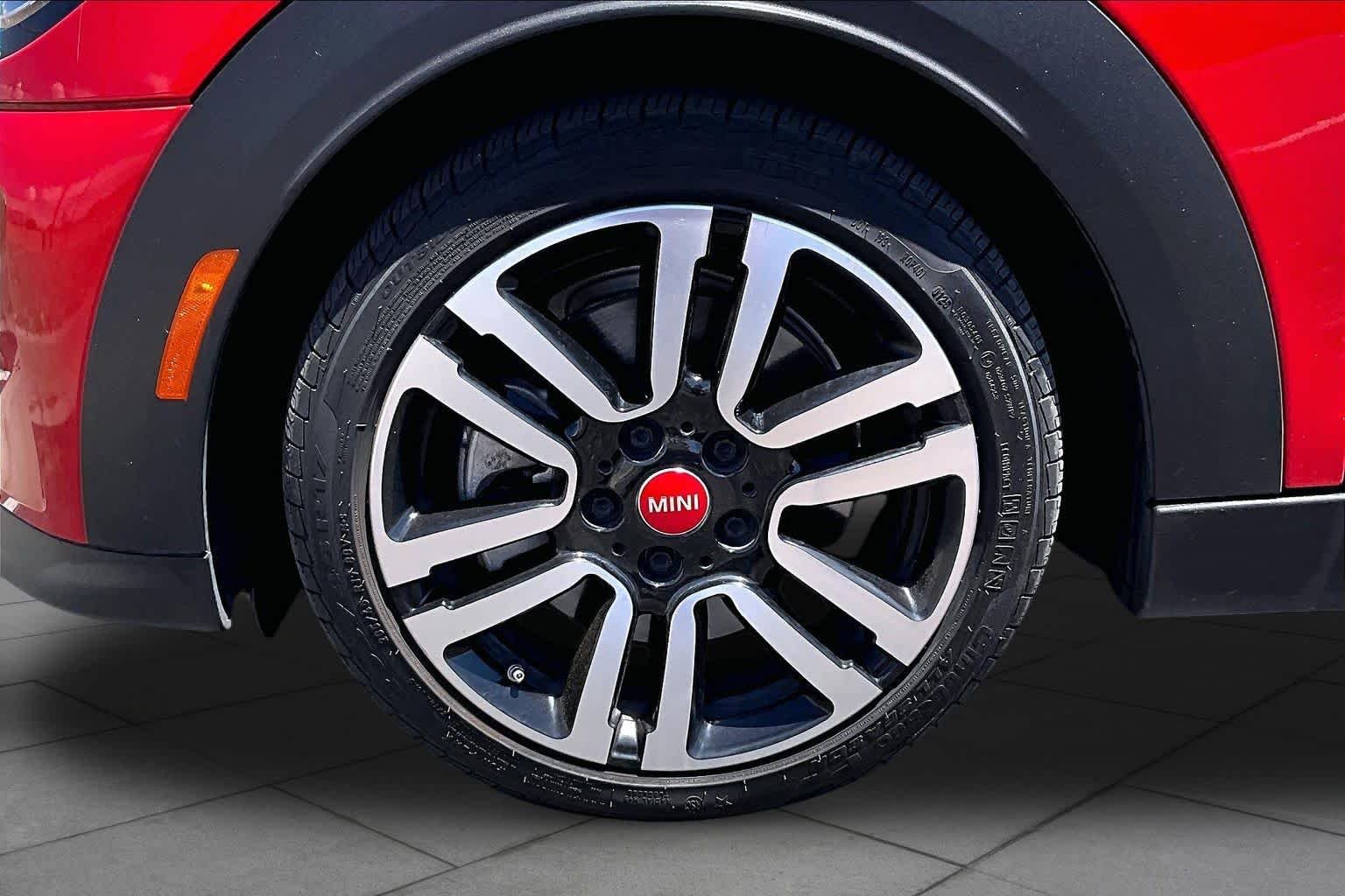 Used 2023 Chili Red MINI Cooper S image 11
