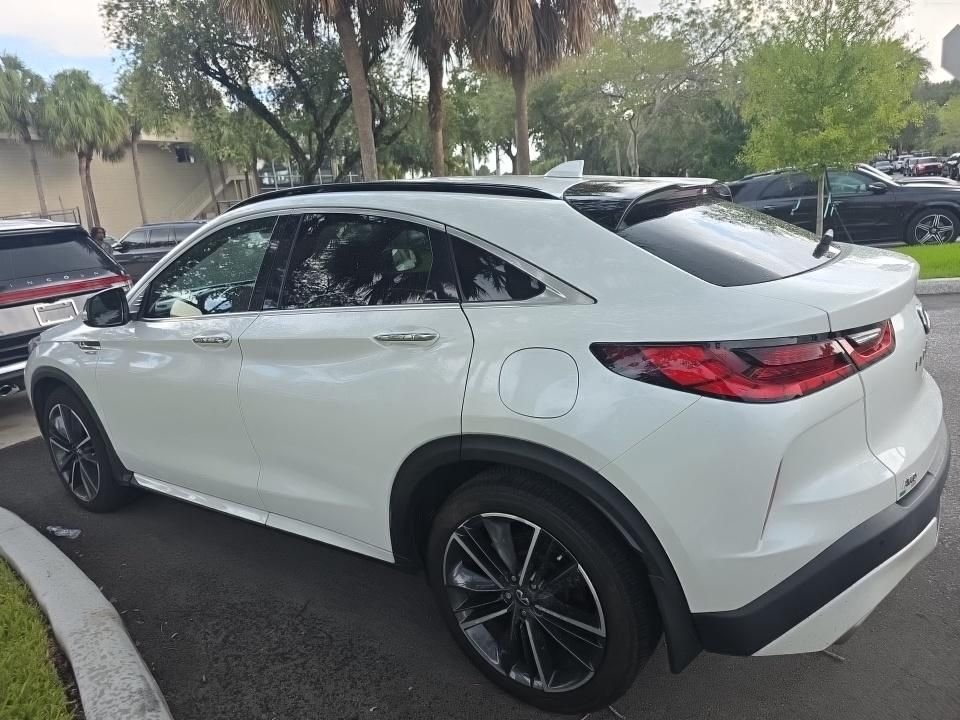 Certified Used 2023 White INFINITI LUXE image 7