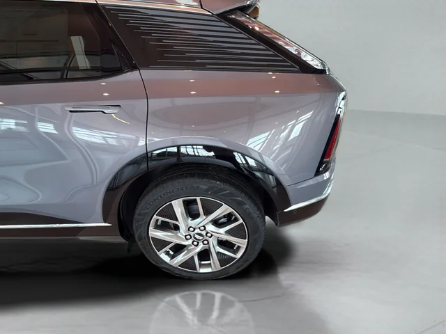 2026 Cadillac OPTIQ Premium Luxury - Photo 11