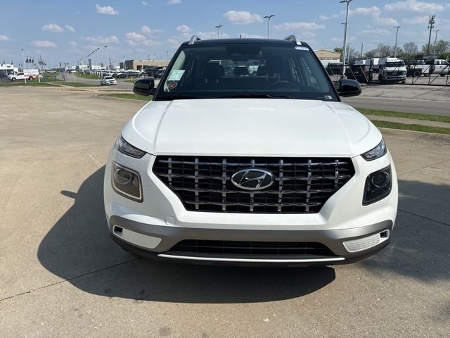 New 2026 Lunar White w/Black Roof Hyundai SEL image 4
