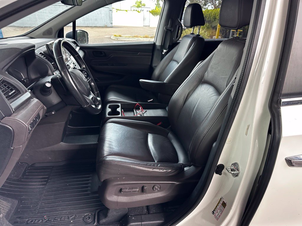 Used 2018 White Diamond Pearl Honda EX-L image 21