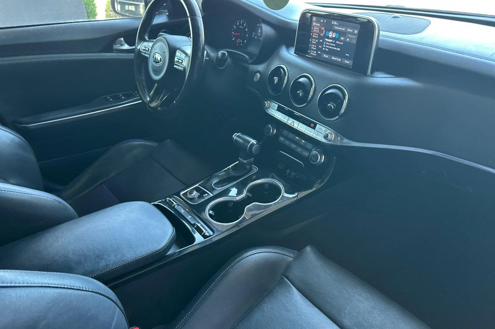 Used 2019 Aurora Black Pearl Kia Base image 15