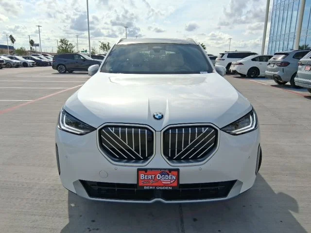 New 2026 Mineral White Metallic BMW 30 xDrive image 2