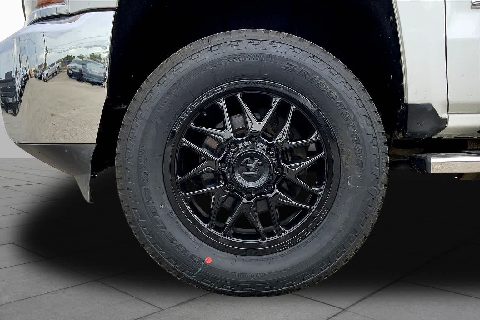 Used 2015 Summit White Chevrolet Work Truck image 10