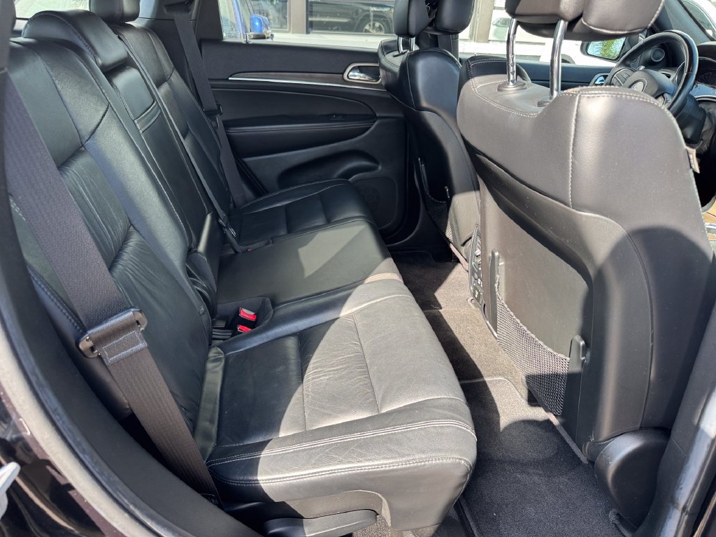 Used 2015 Black Jeep Limited image 6