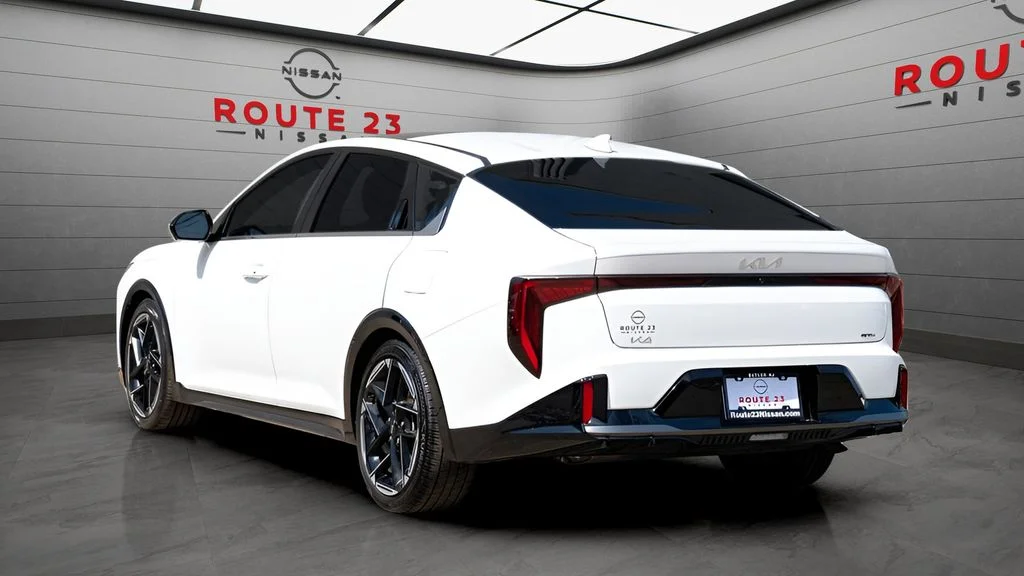 Used 2025 White Kia GT-Line image 6