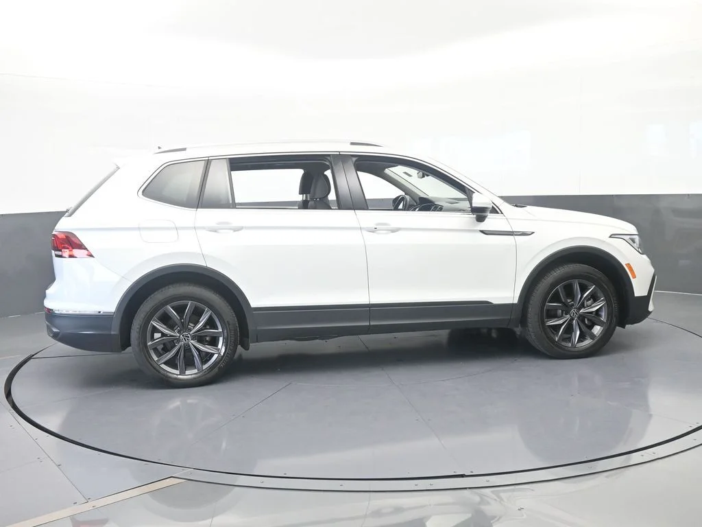 Used 2023 White Volkswagen 2.0T SE image 7