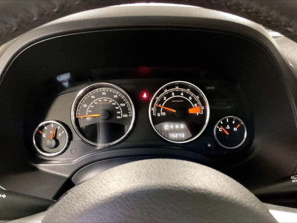 Used 2017 White Jeep Latitude image 23