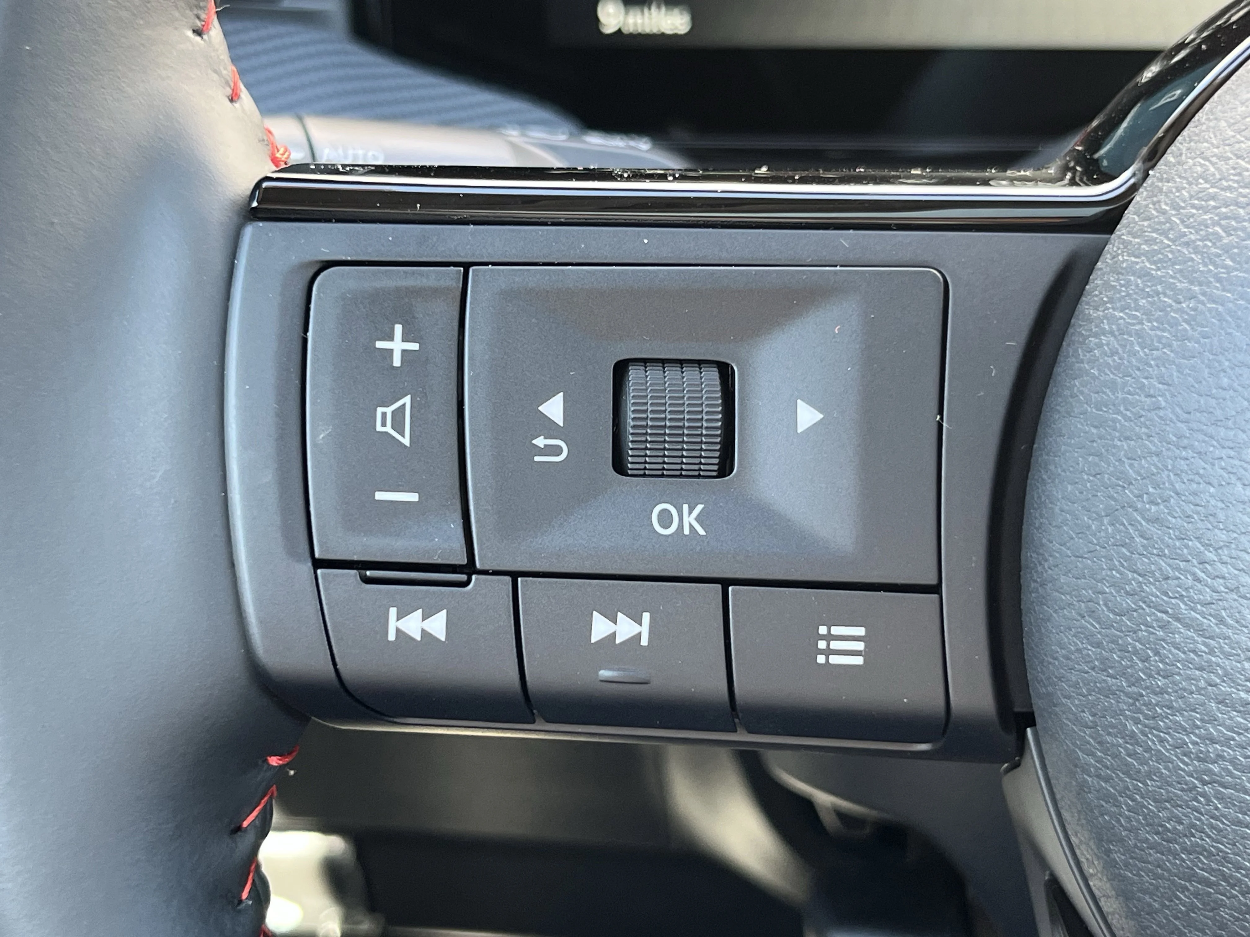 New 2026 Canyon Bronze Metallic Nissan SR image 22