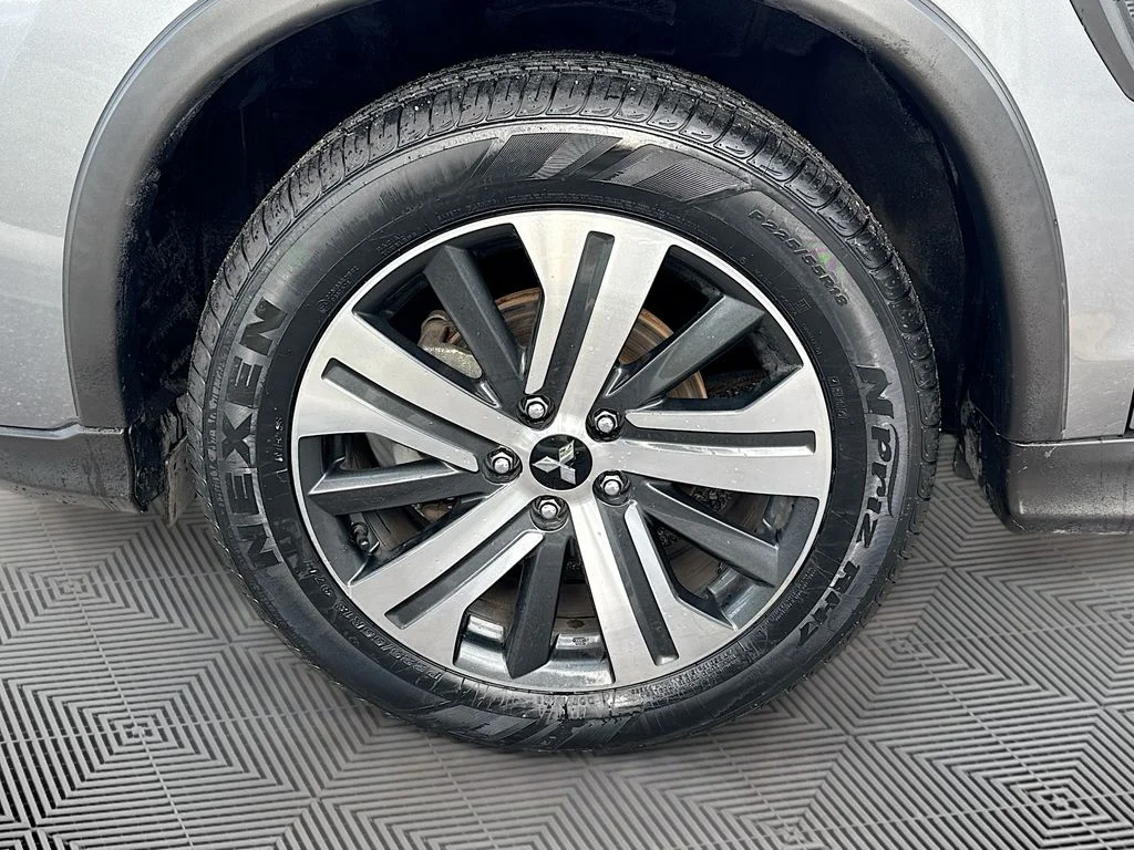 Used 2021  Mitsubishi 2.0 LE image 30
