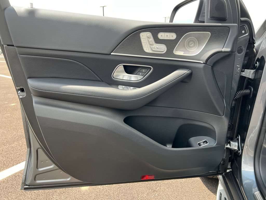 New 2026 Selenite Grey Metallic Mercedes-Benz GLS 450 image 49