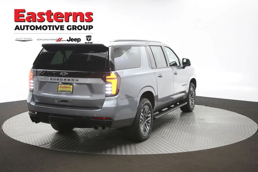 Used 2025 Gray Chevrolet Z71 image 42