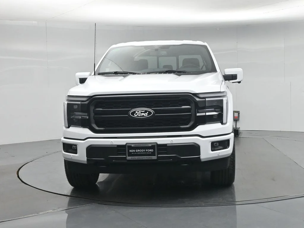 New 2026 Oxford White Ford Lariat image 26