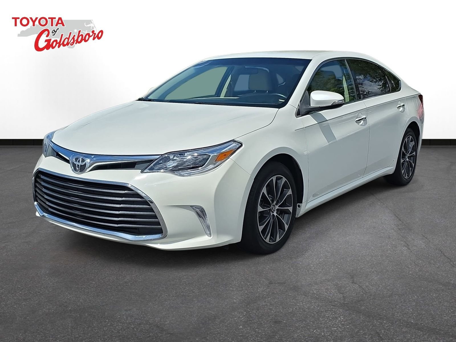 2016 Toyota Avalon XLE's photo
