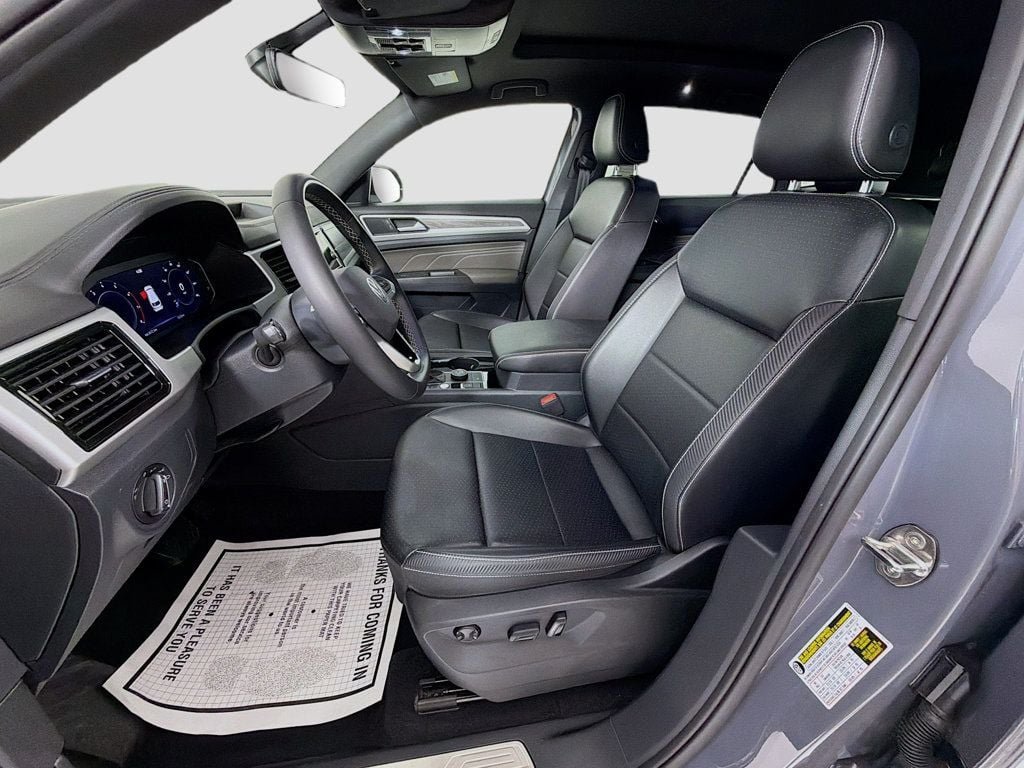 Used 2022 Pure Gray Volkswagen 3.6L V6 SE w/Technology 4MOTION image 20