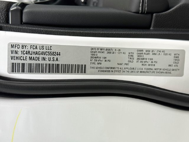 New 2027 Bright White Clear-Coat Paint Jeep Laredo X image 31