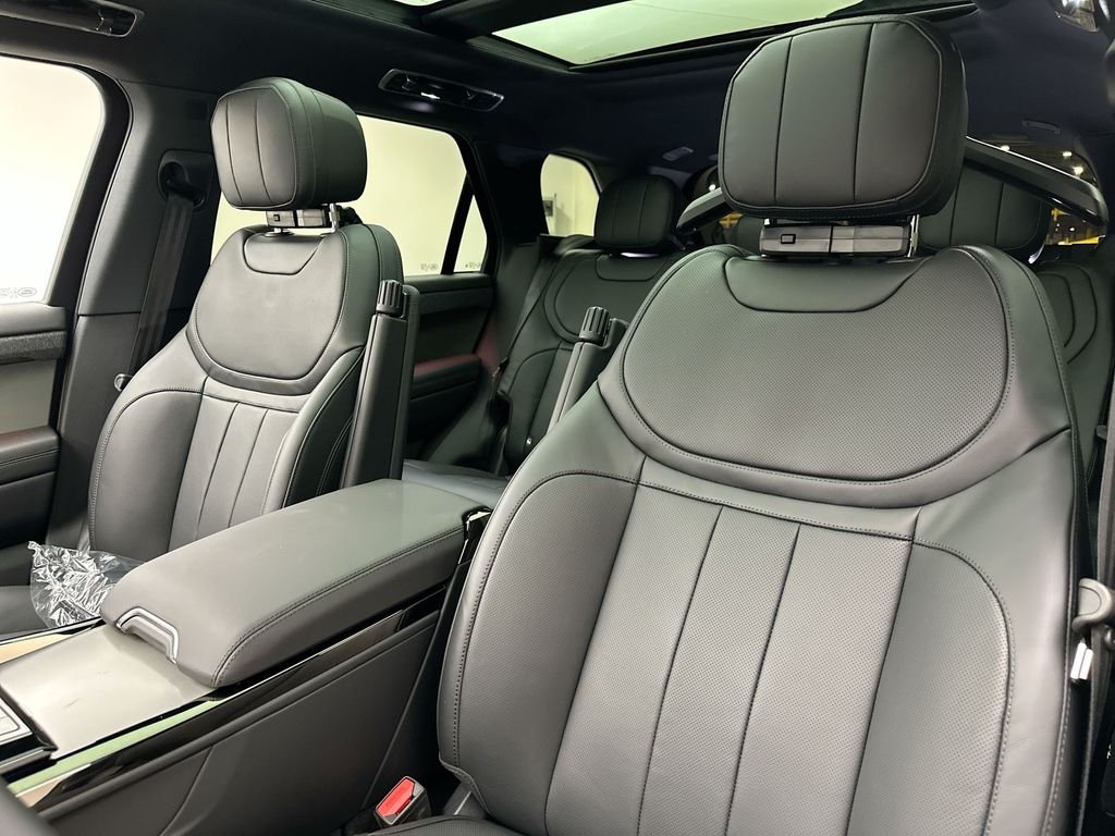 New 2027 Carpathian Grey Land Rover Dynamic SE image 10