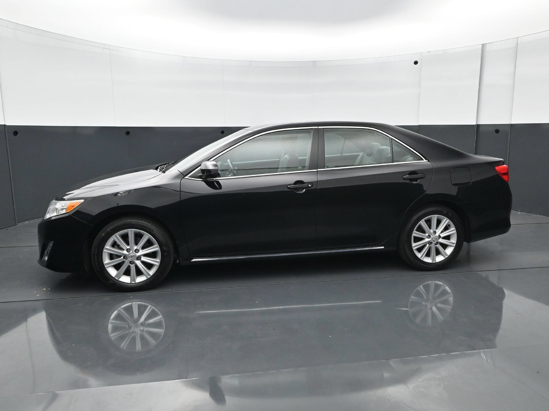 Used 2012 Toyota Camry XLE with VIN 4T4BF1FK3CR269601 for sale in Burnsville, Minnesota