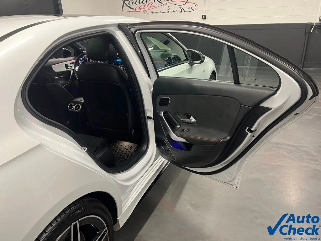 Used 2021 White Mercedes-Benz Base image 33