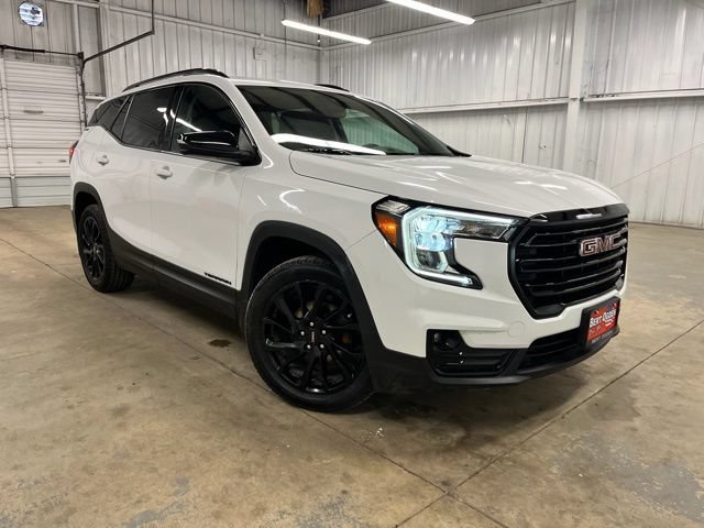 Used 2024 Summit White GMC SLT image 1