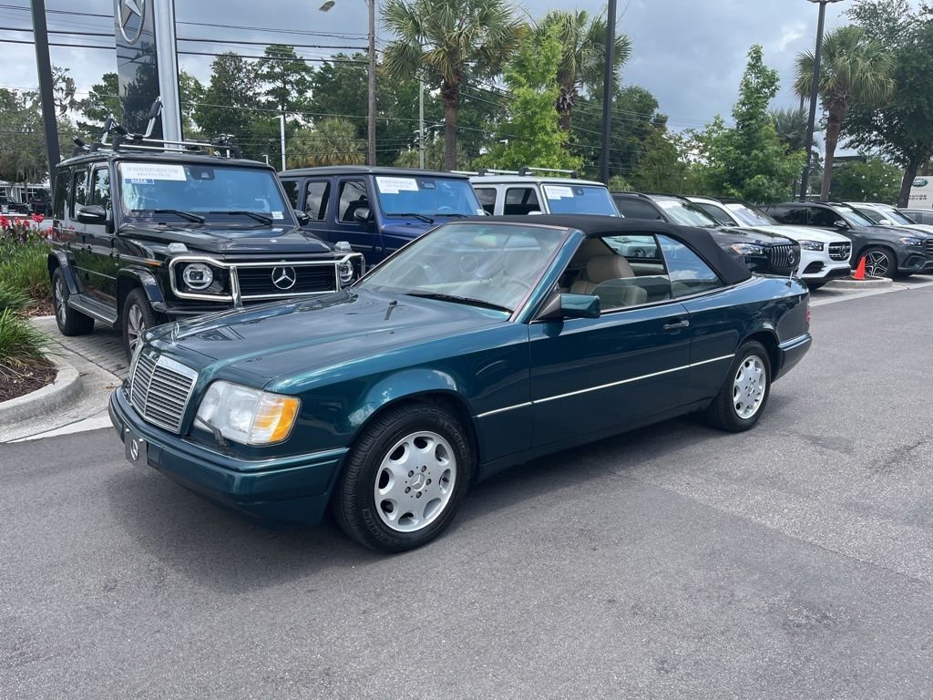 1995 Mercedes-Benz E-Class's photo