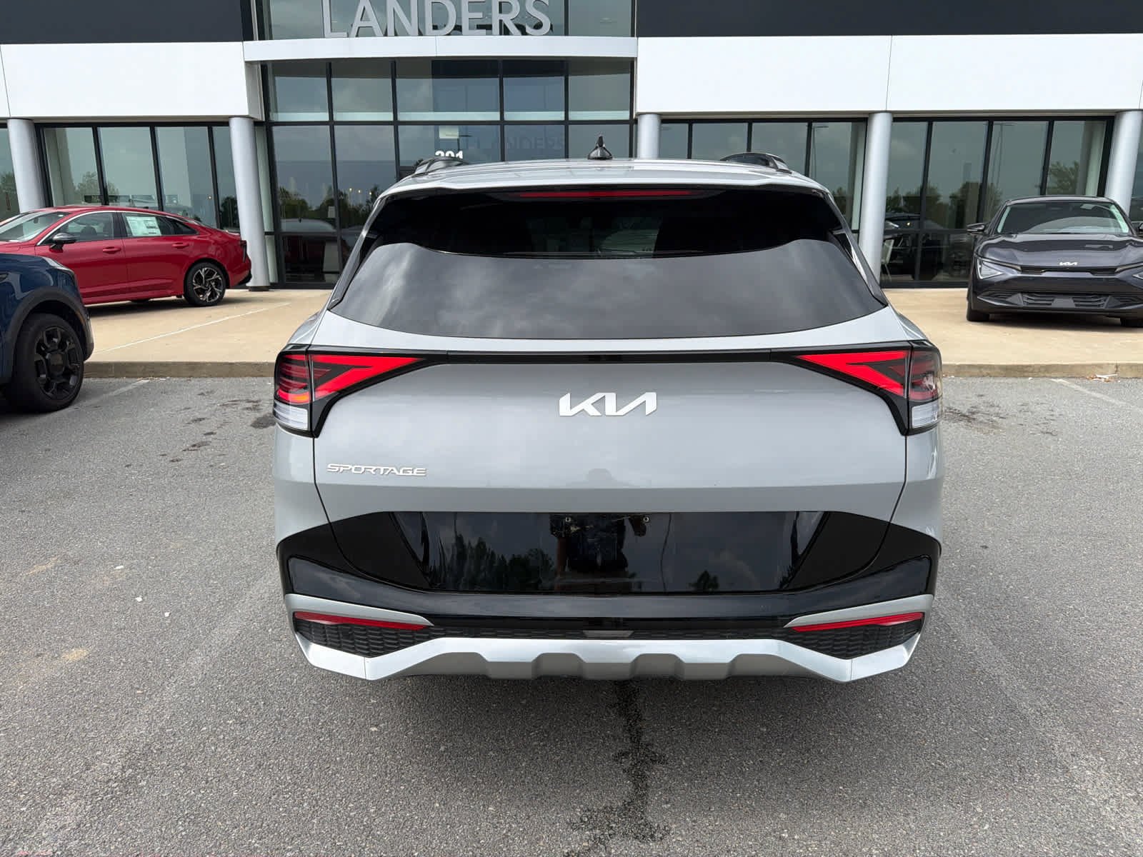 Used 2025 Wolf Gray Kia SX-Prestige image 9