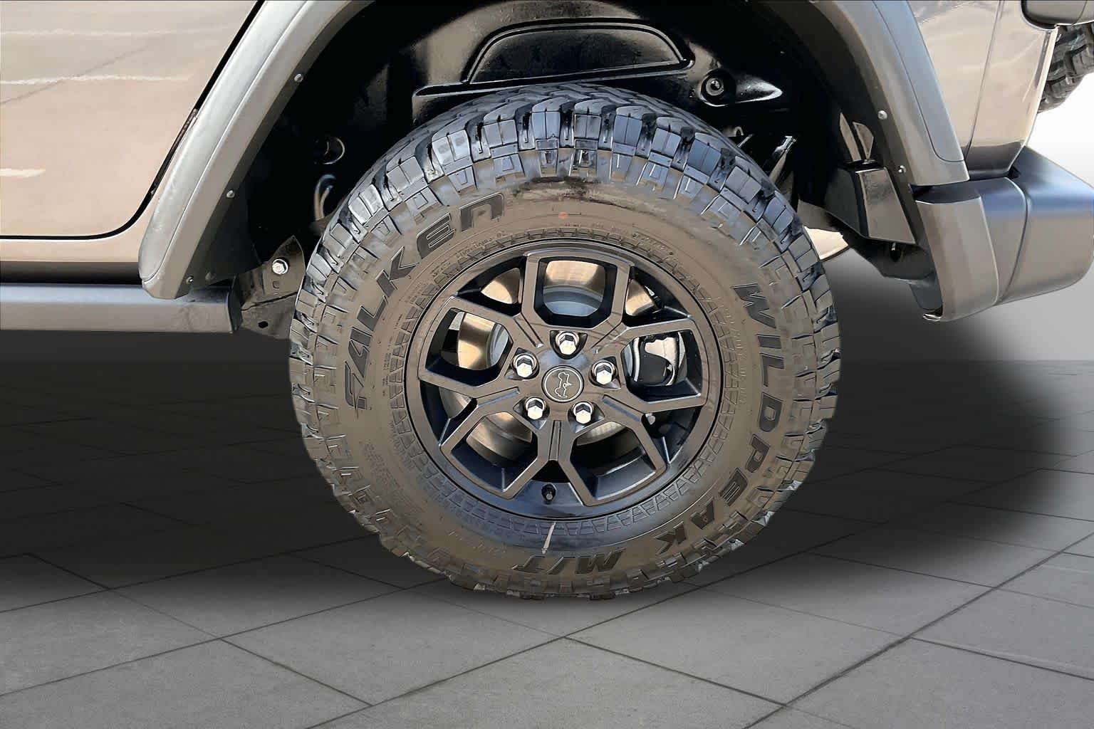Used 2025 Granite Crystal Metallic Clearcoat Jeep Willys image 11