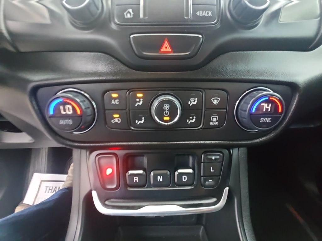 Used 2019 White GMC SLT image 17