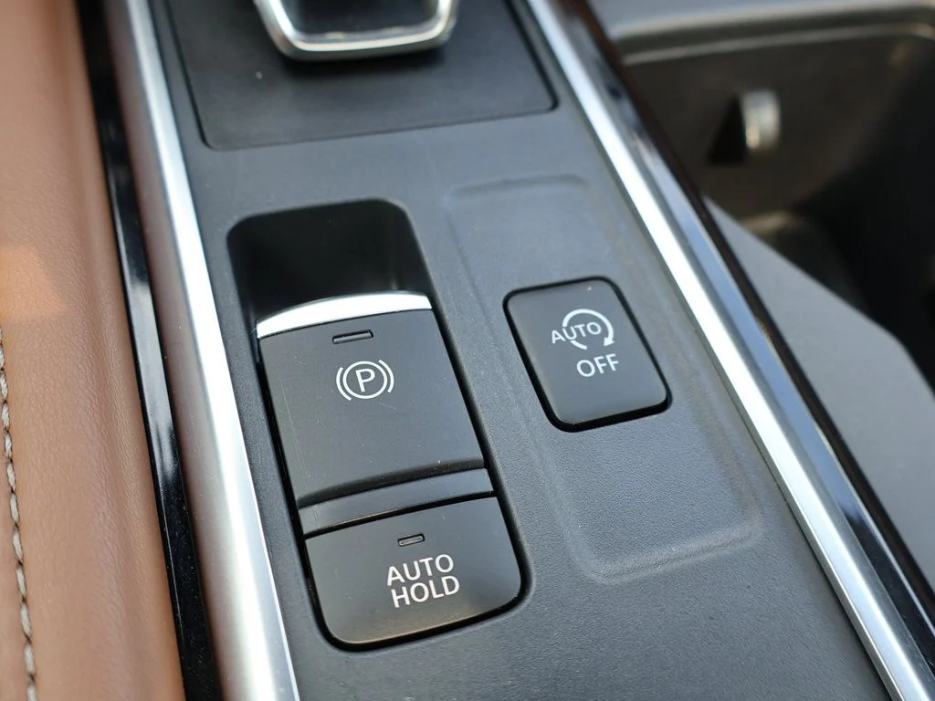 Used 2024 White Nissan Platinum image 55