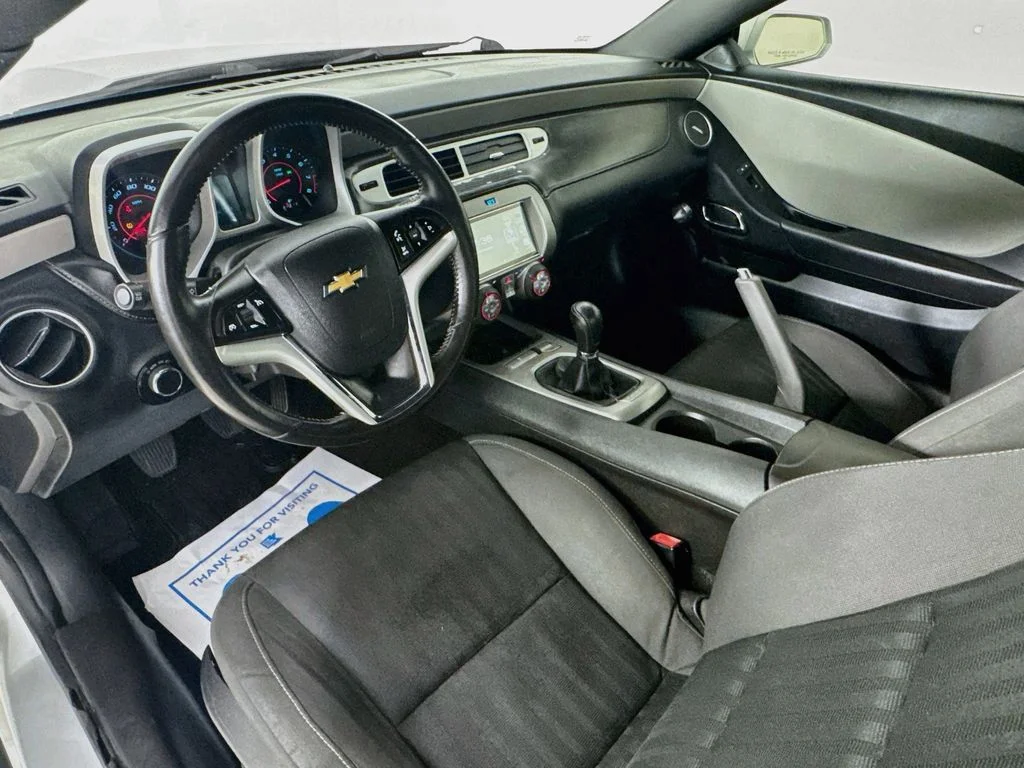 Used 2014 Silver Chevrolet 1LS image 23