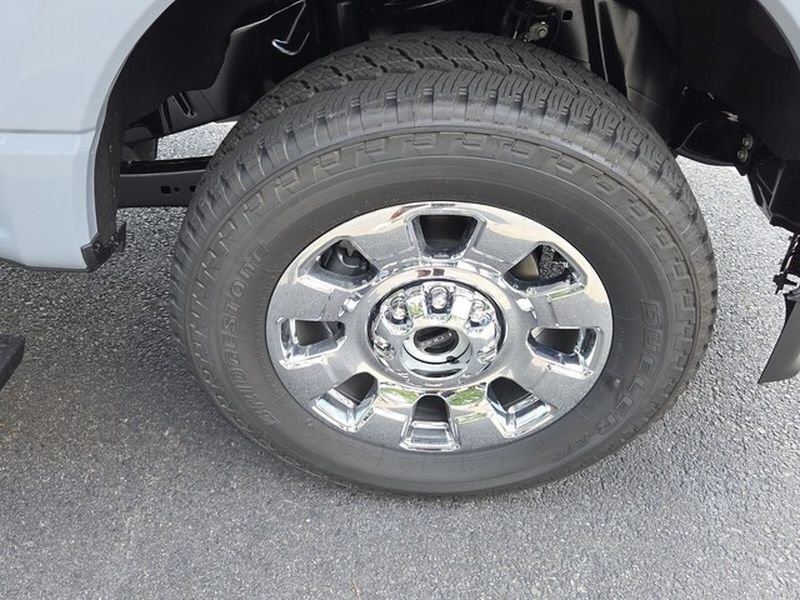 New 2026 Glacier Gray Metallic Tri-Coat Ford F-250® King Ranch® image 18