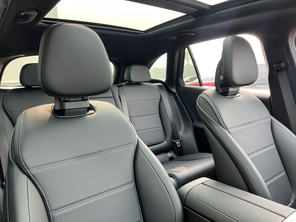 New 2026 Starling Blue Metallic Mercedes-Benz GLC 300 image 26
