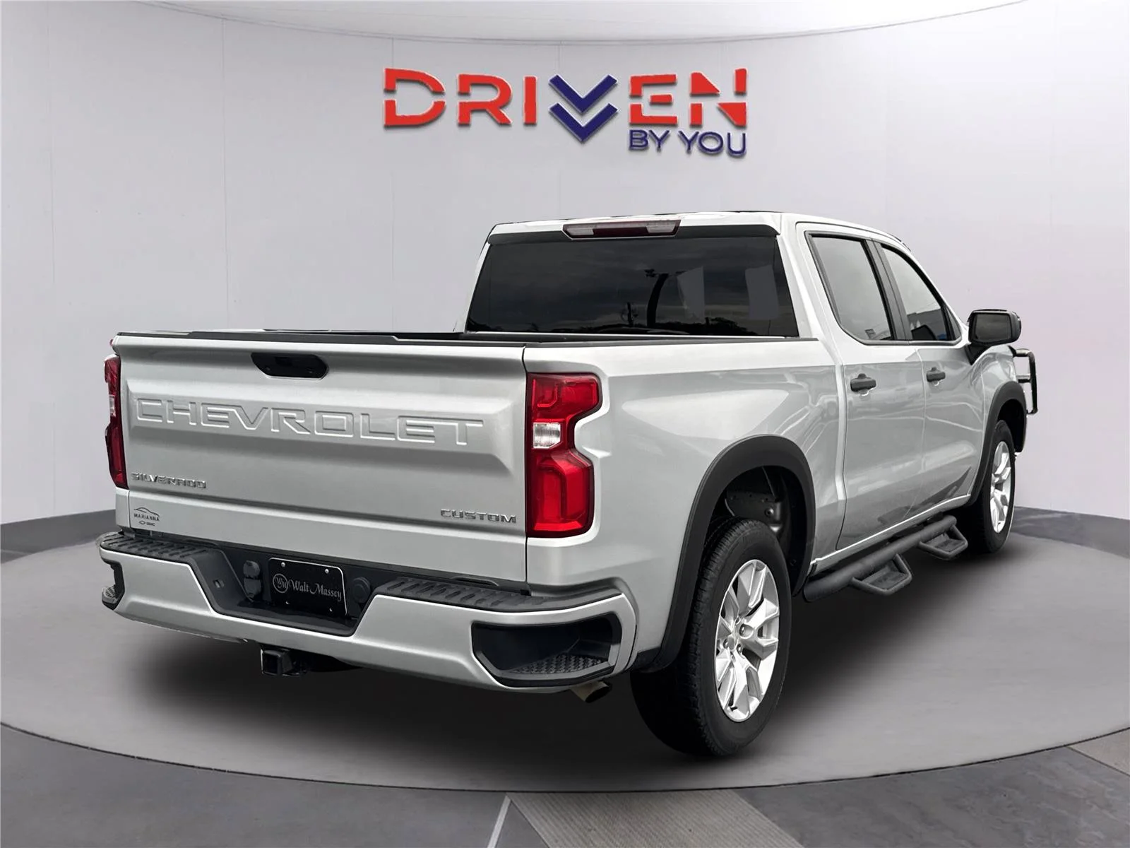 Used 2021 SILVER ICE METALLIC Chevrolet Custom image 4