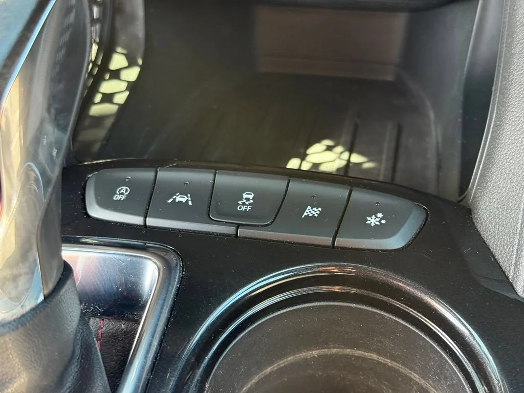 Used 2023 SUMMIT WHITE Chevrolet RS image 26